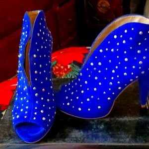 Blue high heels brand new, never worn